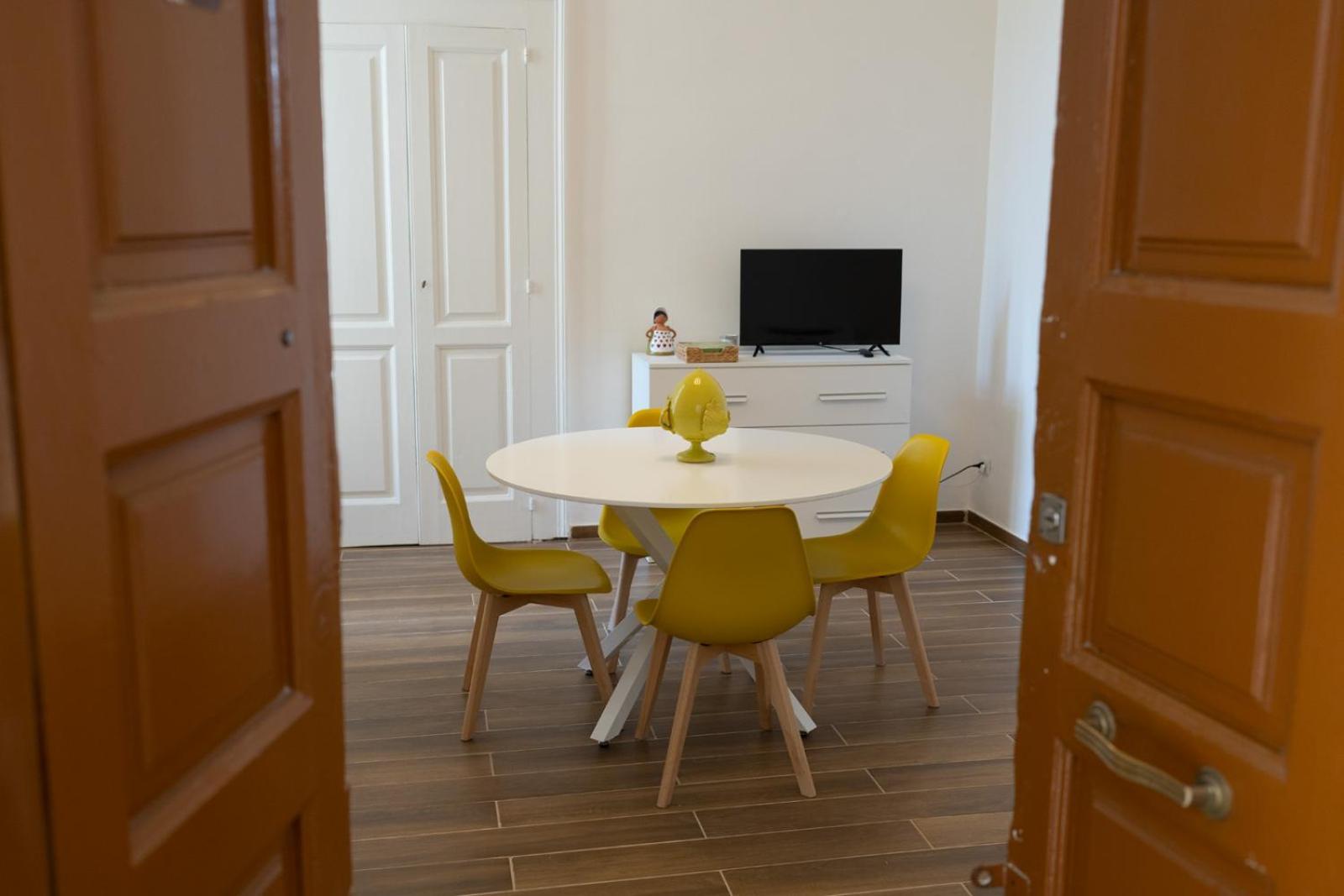 Palazzo Manzoni Apartments Bari Zimmer foto